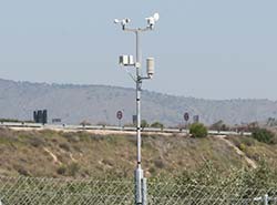 Wettermast der Wetterstation PCE-FWS 20 mit Sensoren